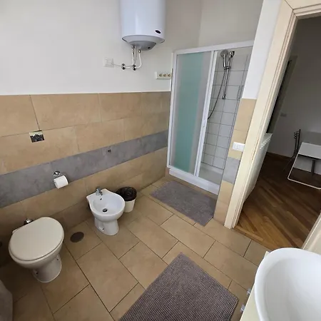 Fr House 招待所 3*